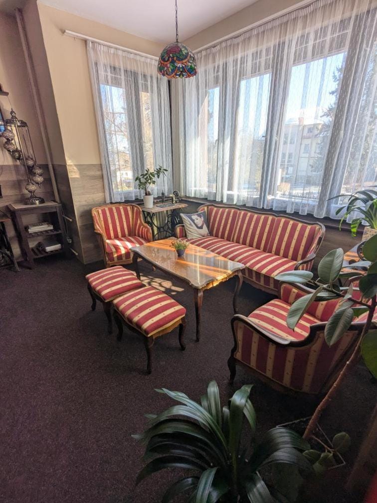 Shared lounge/TV area