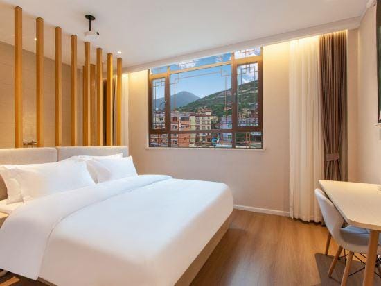 Batang Huating  Hotel Hotel in Sichuan