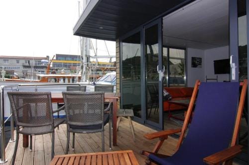 Hausboot Leni, Flensburg Hotel in Flensburg