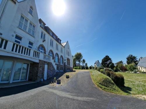 Flat in Primel with Sea View  Beaches Nearby Hotel in Plougasnou