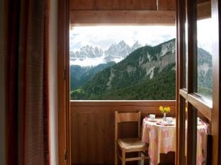 Farmhouse in Funes Valley with Dolomite Views Hotel in Villnöß