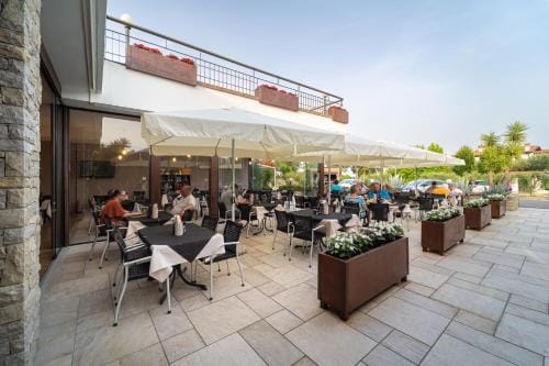 Residence Primera, Moniga del Garda Hotel in Manerba del Garda