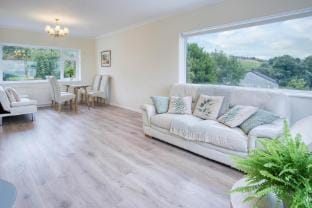 Longview - 4 Bedroom Holiday Home - Pembroke Dock Hotel in Wales