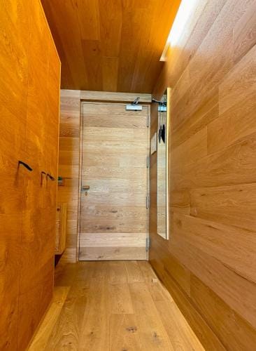 Die Bucherstube im living Kampill Hotel in Bolzano