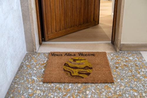 Venus Allbnb Hotel in Rome