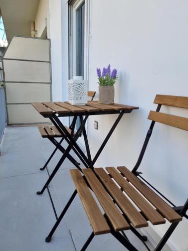 Athens 62sqm Family & Couples Apt with Balcony Hotel in Athens