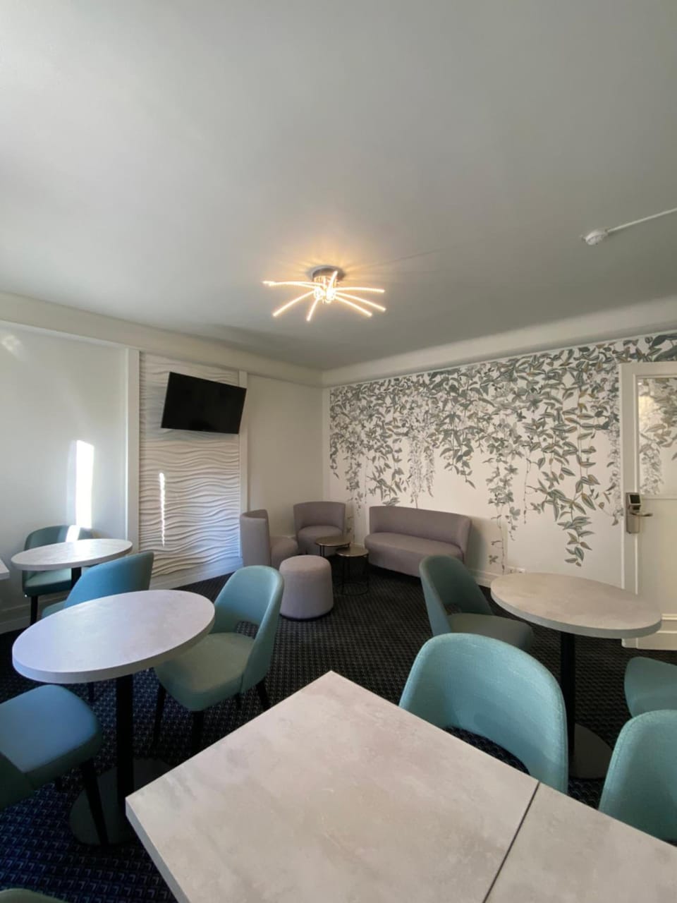 Logis Hotel Du Chateau Hotel in Caen