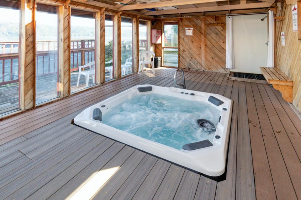 Hot tub