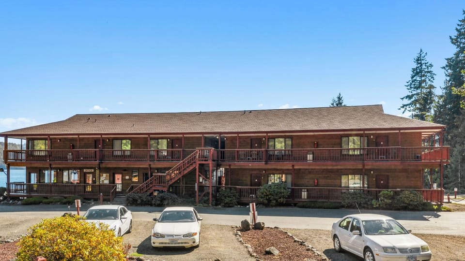 The Glen Resort Hotel in Hood Canal