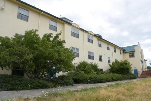 Twin room near Hillsboro Hostel in Willamette Valley