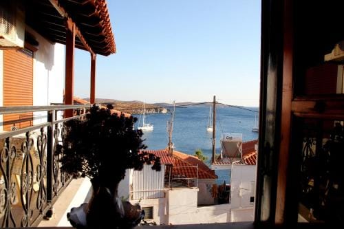 Ioannidis - Sigri Studios Hotel in Decentralized Administration of the Aegean