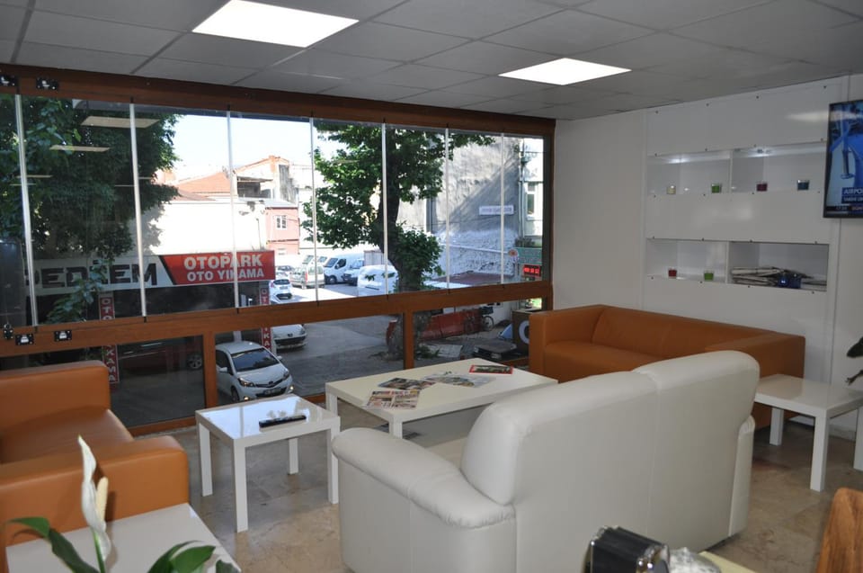 Merkez  Otel Hotel in Izmir