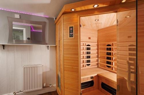 Garmoyle House & Garmoyle Mid Cottage Hotel in Scotland
