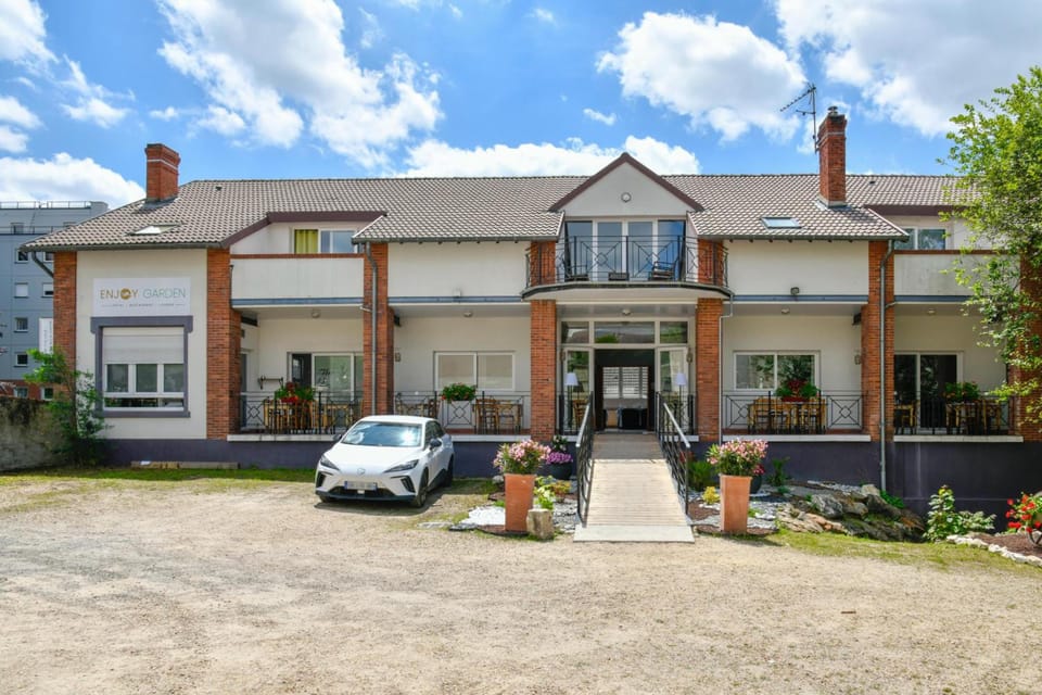 Enjoy Garden Hotel in Centre-Val de Loire