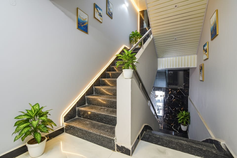 FabHotel SRS Grand - Nr Mahindra University, Gandi Maisamma Hotel in Hyderabad