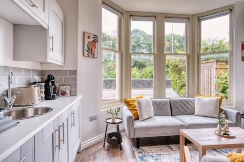 Stunning 2 Bed by the City Centre & Bute Park Hotel in Cardiff