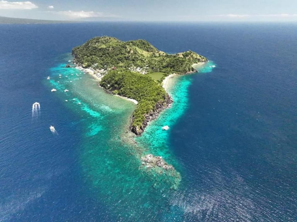 AivyMaes Divers Resort  Hostel in Central Visayas