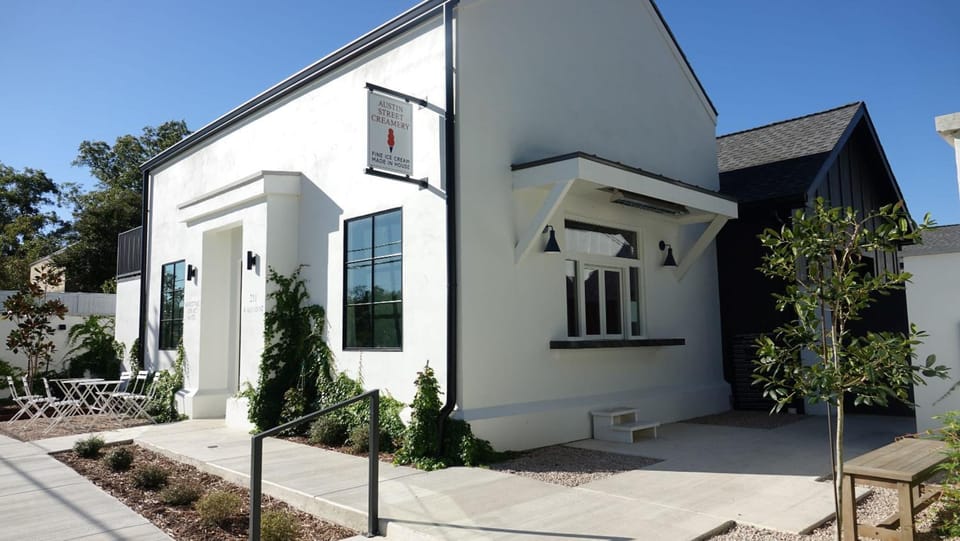Whitetail Court Hotel Hotel in Fredericksburg