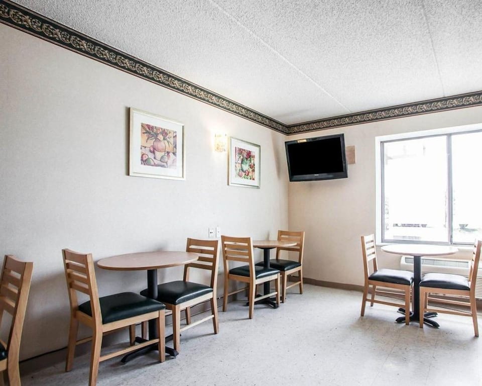 Rodeway Inn Suites Hotel in Milwaukee