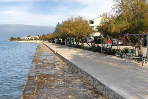 Rooms by the sea Zadar - Diklo, Zadar - 16023 Hotel in Zadar