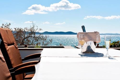 Rooms by the sea Zadar - Diklo, Zadar - 16023 Hotel in Zadar
