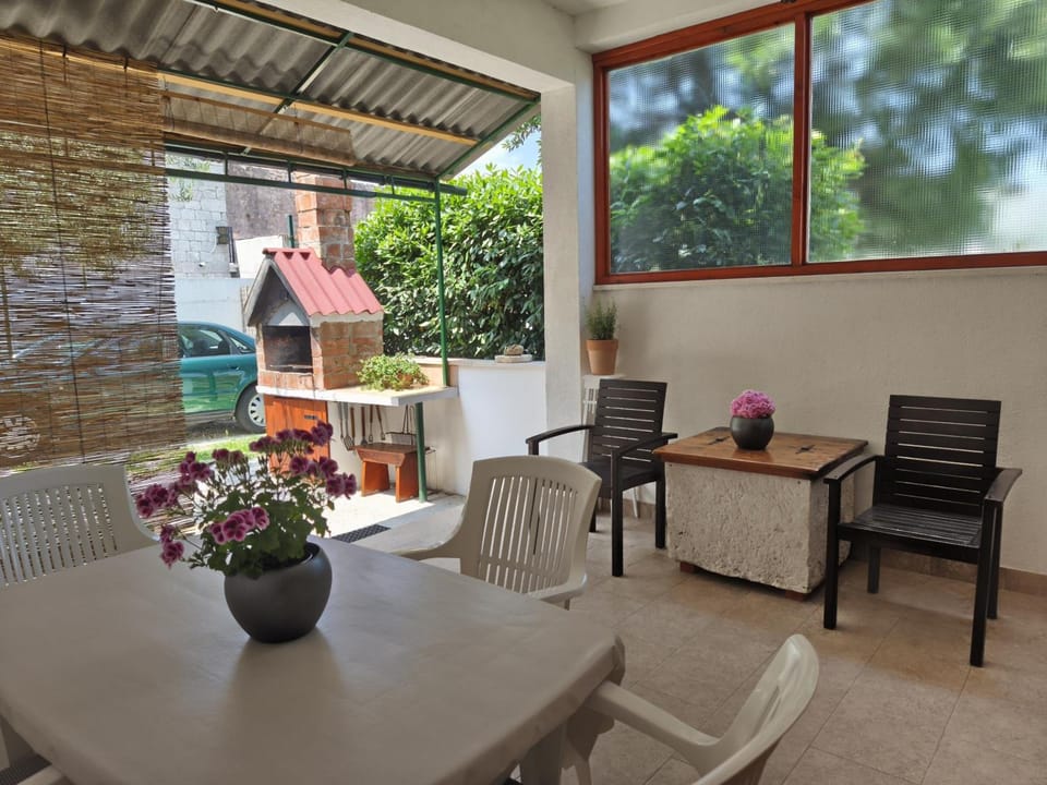 Guesthouse Trogir Proto-Free parking Hotel in Trogir