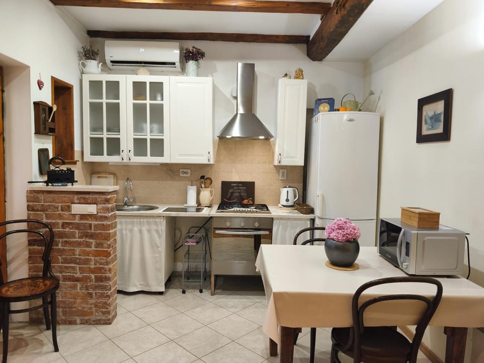 Guesthouse Trogir Proto-Free parking Hotel in Trogir