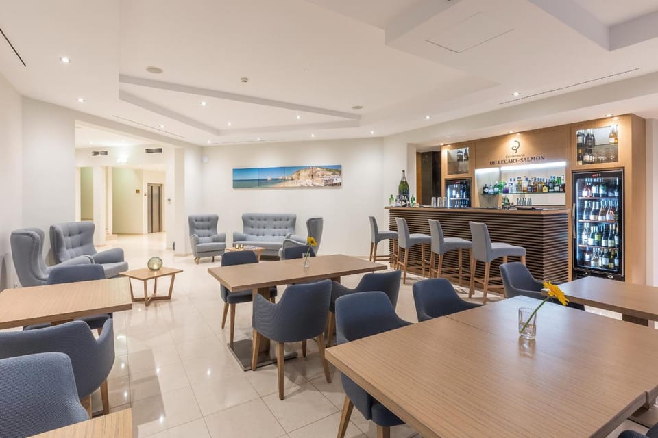 Bar/lounge