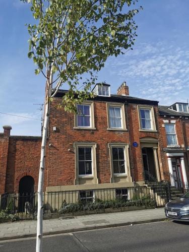 114 Coltman Street Hull Hotel in Hull