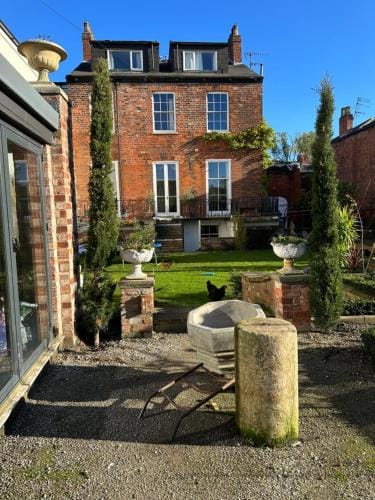 114 Coltman Street Hull Hotel in Hull