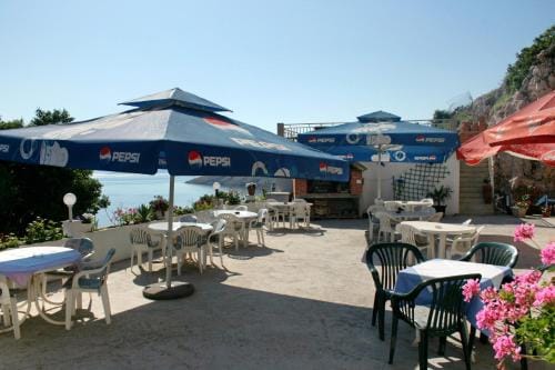 Apartments and rooms with parking space Stara Baska, Krk - 5447 Hotel in Stara Baška
