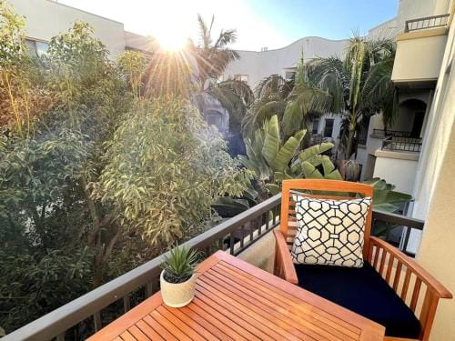 Cozy 2 Bedroom 2 Bathroom Condo with Pool, Gym, Spa Hotel in Westwood