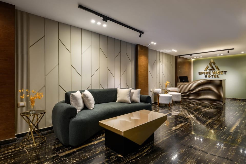 Shared lounge/TV area