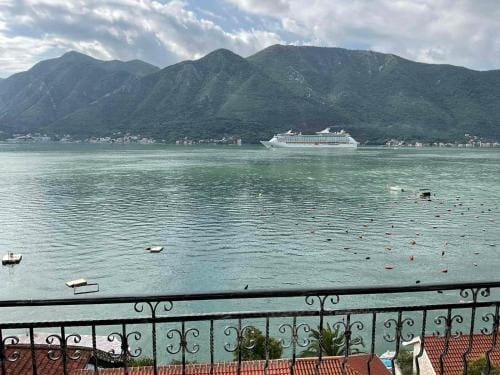 Glosy Hotel in Kotor Municipality