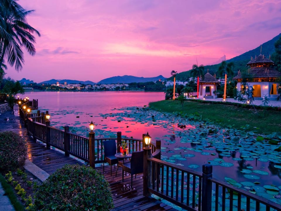 Golden Palm Resort Hotel in Sanya