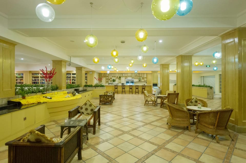 Golden Palm Resort Hotel in Sanya