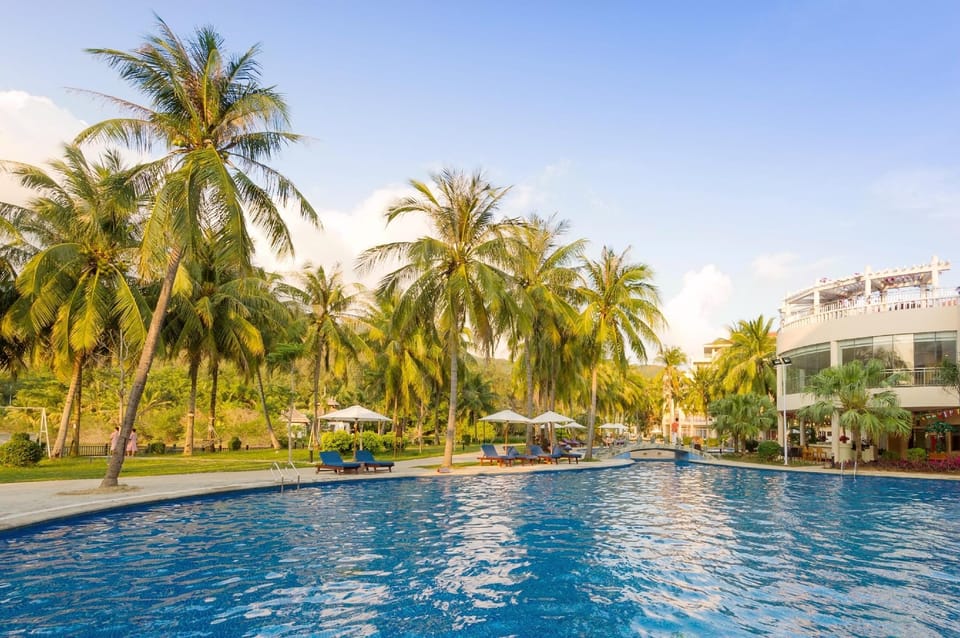 Golden Palm Resort Hotel in Sanya