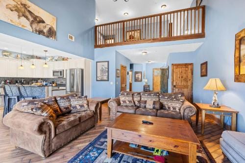 Finns and Family Lodge in Sunset Cove Township