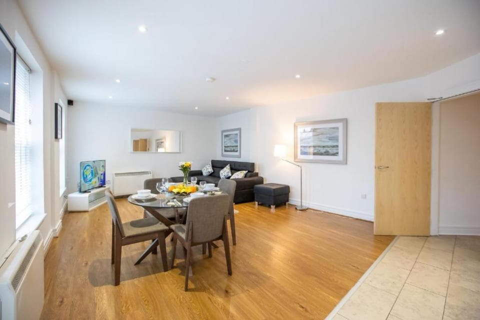 Grafton Street District Apartments Hotel in Dublin