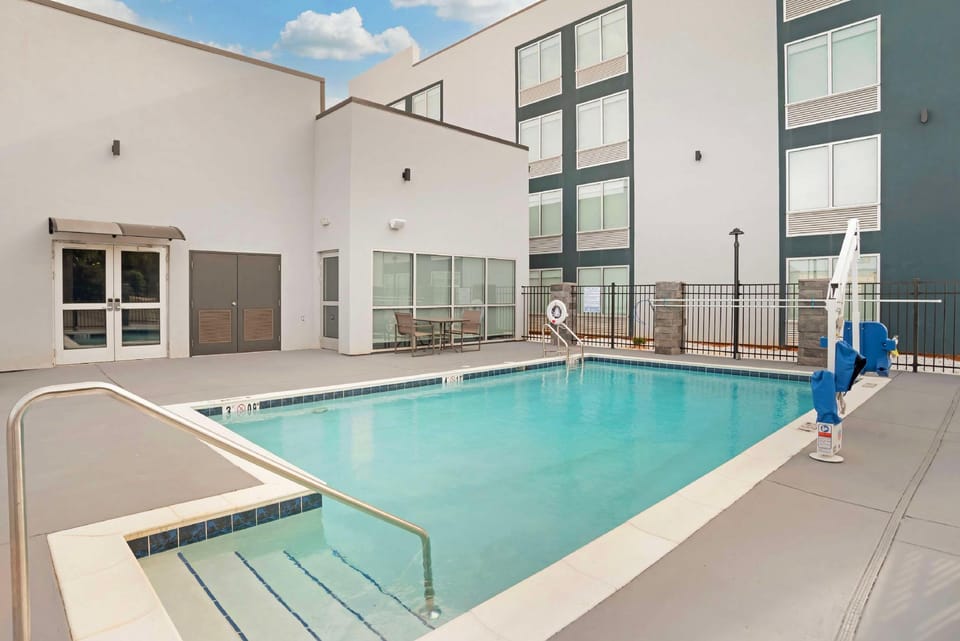 Best Western Plus Mobile Inn & Suites Hotel in Mobile