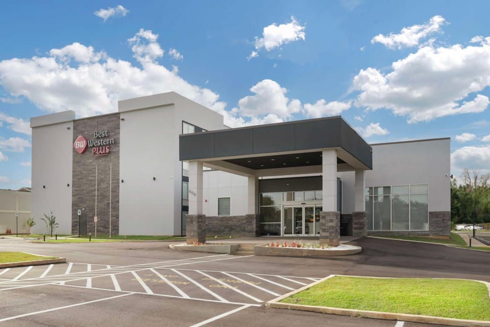 Best Western Plus Mobile Inn & Suites Hotel in Mobile