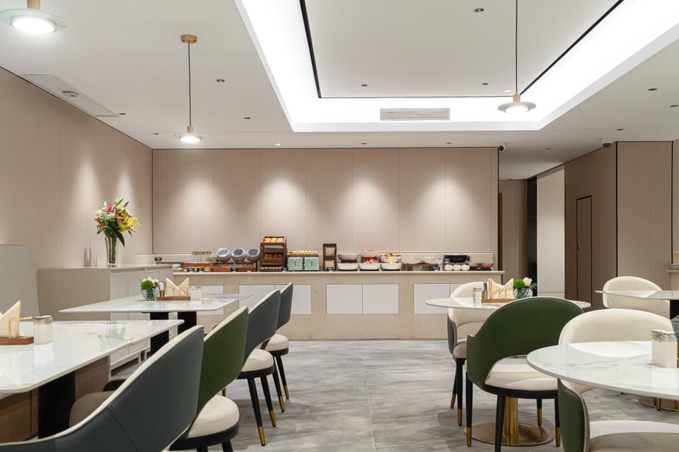 Atour X Hotel Shanghai Hongqiao Airport Konggang Road Hotel in Shanghai