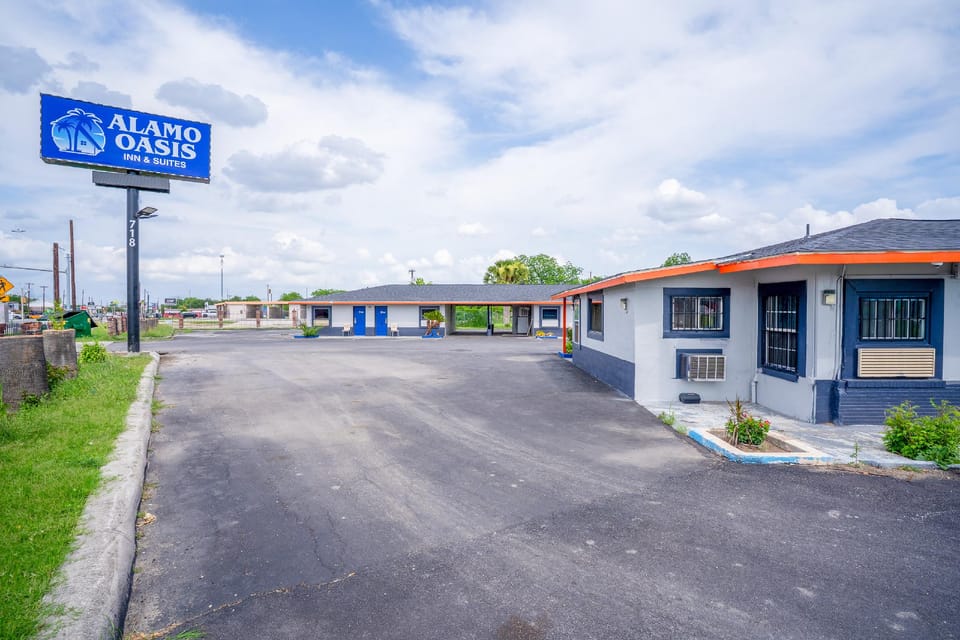 Alamo Oasis Inn and Suites By OYO San Antonio Hotel in San Antonio