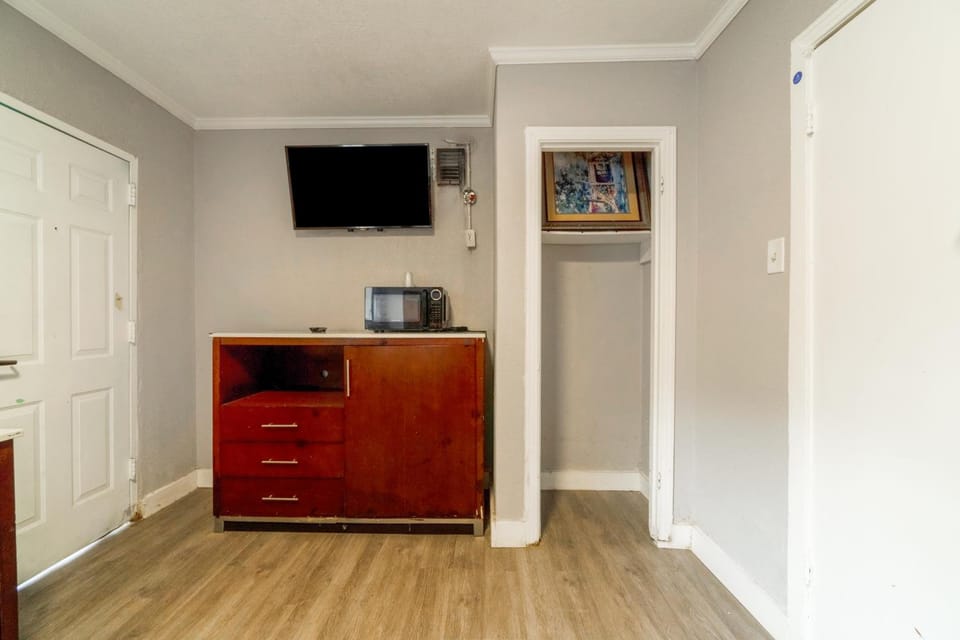 Alamo Oasis Inn and Suites By OYO San Antonio Hotel in San Antonio