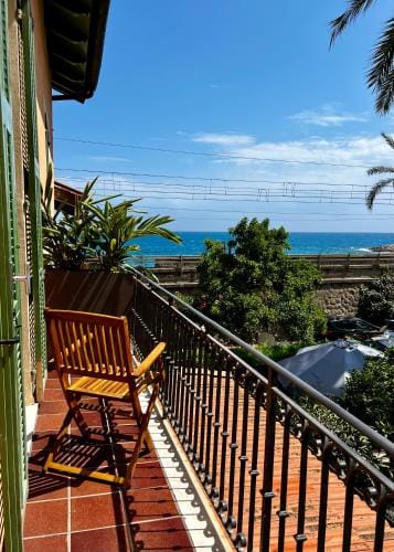 Oasi di Mare, con parcheggio privato e colazione Hotel in Bordighera