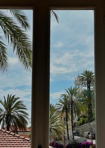 Oasi di Mare, con parcheggio privato e colazione Hotel in Bordighera