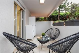 Mystique One-Bedroom Apartment Hotel in Vouliagmeni