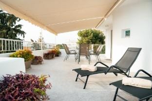 Three-Bedroom Panoramic Sea View Maisonette Hotel in Vouliagmeni