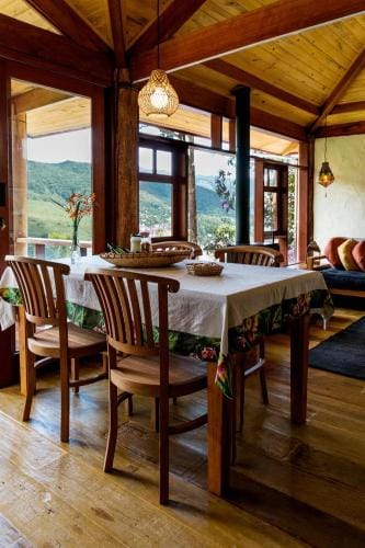 Chales Aiu 2 Lodge in State of Rio de Janeiro