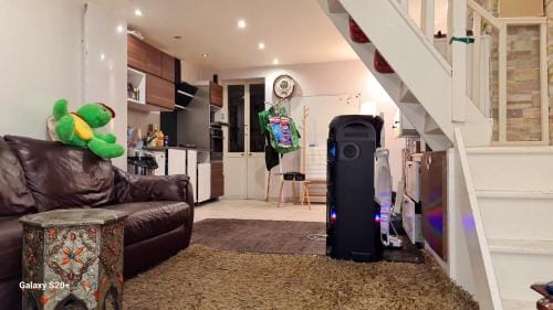 Chambre meublee dans une maison haut de gamme avec jardin proche metro Hotel in Malakoff
